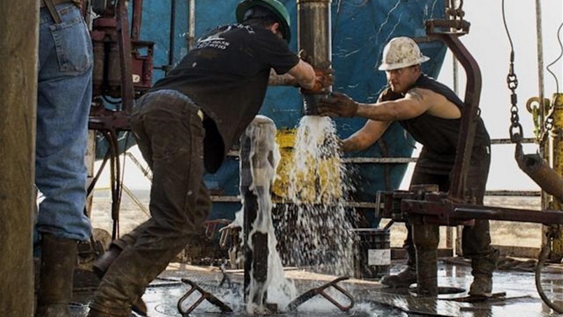 الإعصار المحتمل يرفع أسعار النفط