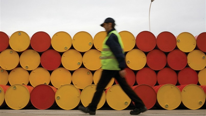 أسعار النفط تتابع مستجدات المعروض والطلب