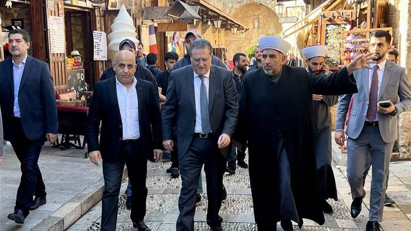  شقير يشدد خلال جولته في جبيل على أهمية التكافل الإجتماعي