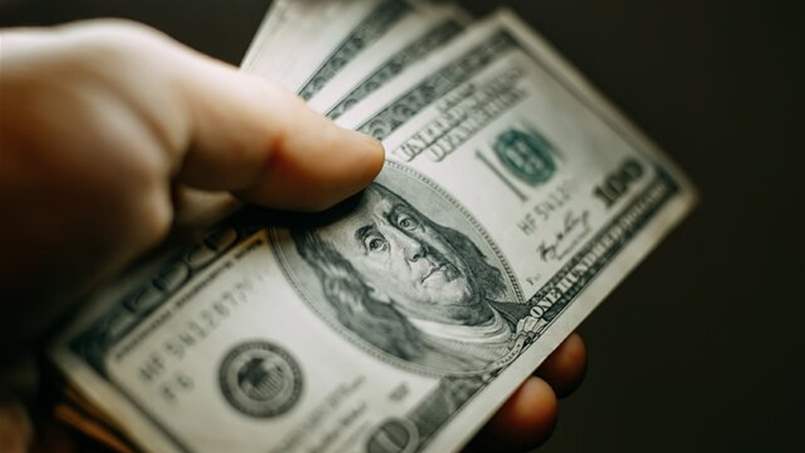 سعر صرف الدولار في السوق السوداء في 6 آذار