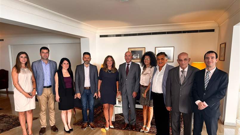 سفير الارجنتين يقيم غداء عمل مع جمعية الاعلاميين الاقتصاديين في لبنان