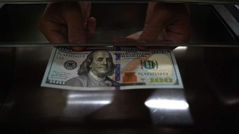 سعر صرف الدولار في السوق السوداء في 9 تشرين الأول