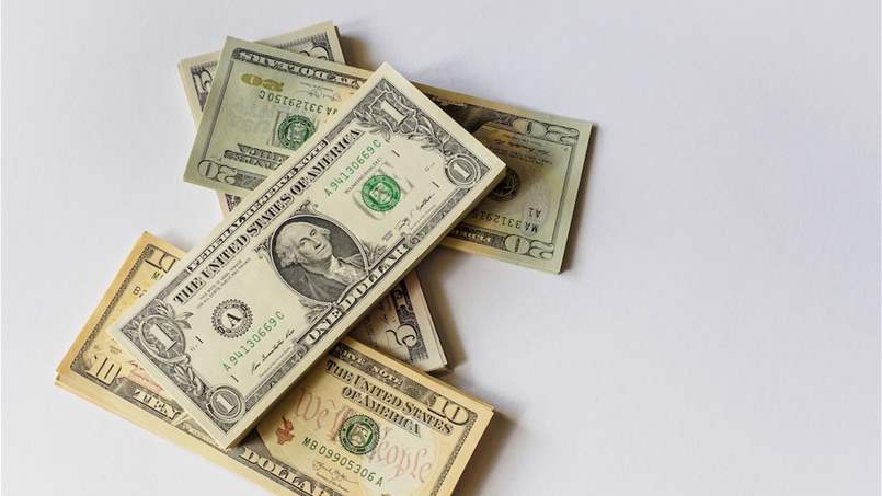 سعر صرف الدولار في السوق السوداء في 19 تشرين الأول