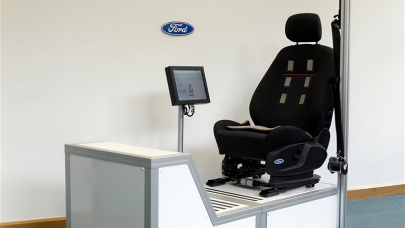 مقعد سيارة فورد يتصل بالاسعاف عند اللزوم