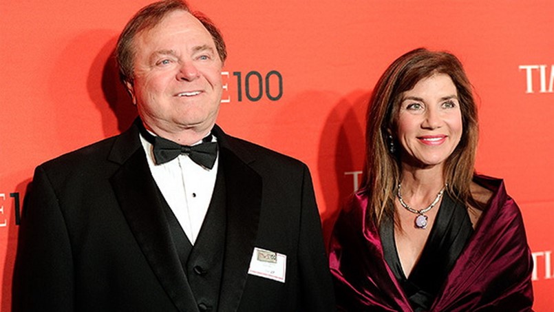 دفع لها مقابل الطلاق مليار دولار اميركي