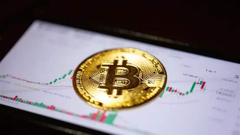 البيتكوين تقترب من 100 ألف دولار