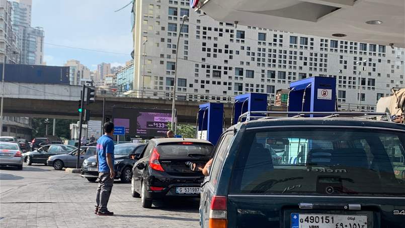 المازوت يتراجع في السوق اللبنانية والبنزين يتحسن ببطء