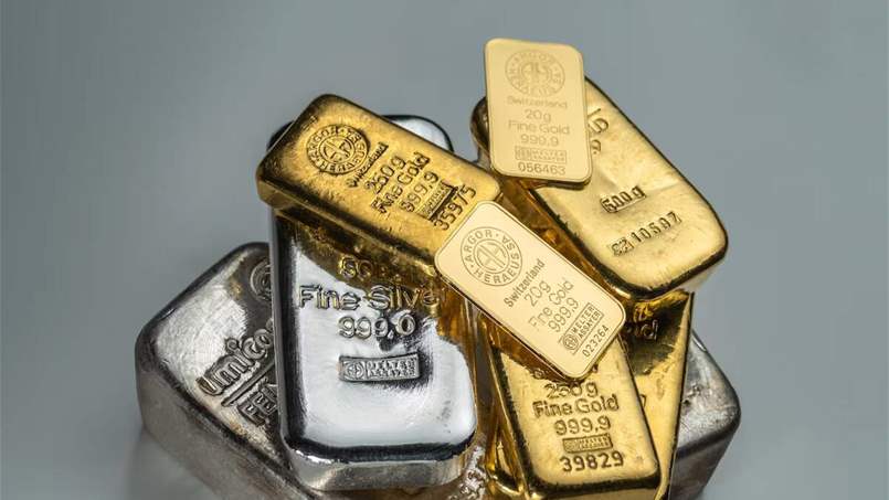الذهب والفضة يفتتحان الأسبوع بمكاسب قوية