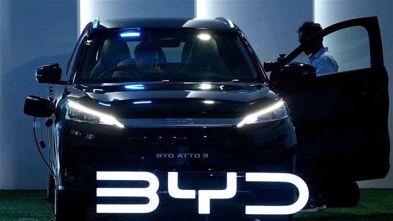 تراجع الطلب يهزّ BYD.. والسهم يدفع الثمن