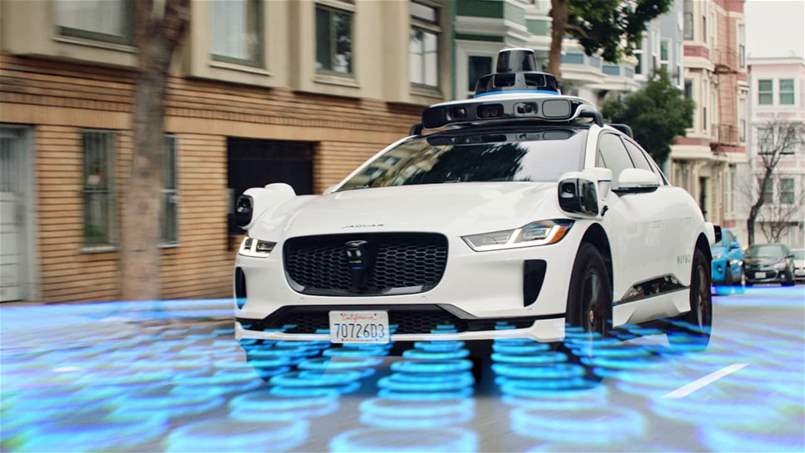 مرحلة جديدة من النقل Waymo تدخل الطرق السريعة دون سائقين