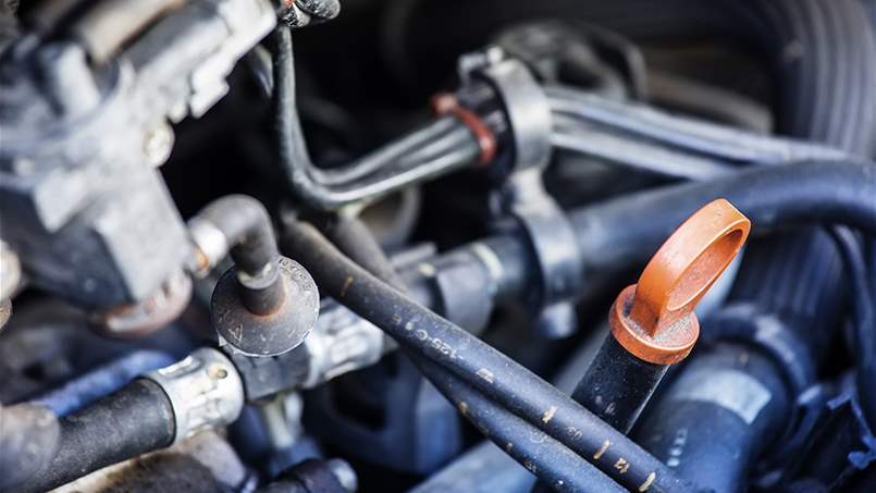 لماذا تخلّت السيارات الحديثة عن عصا قياس زيت ناقل الحركة؟