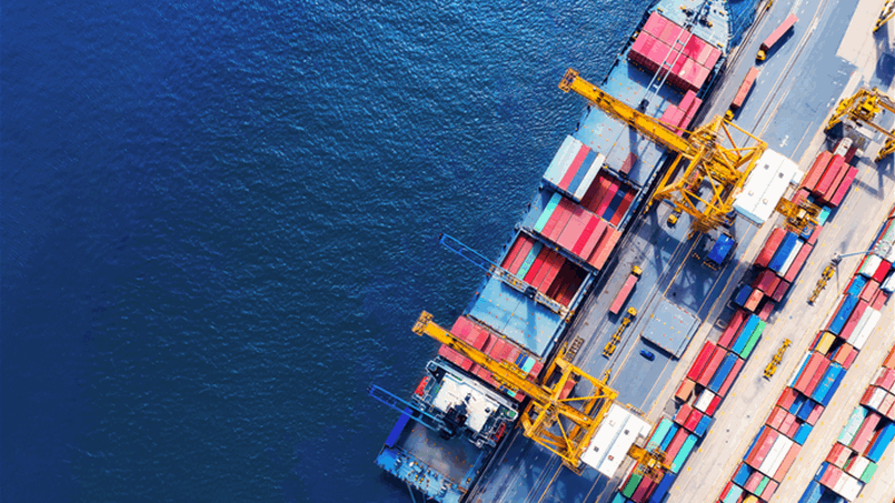 موانئ أبوظبي تستحوذ على حوض بناء سفن إسباني 