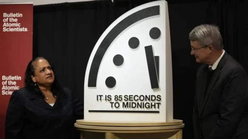 85 ثانية قبل منتصف الليل.. ساعة يوم القيامة تُشير إلى اقتراب "الكارثة العالمية"