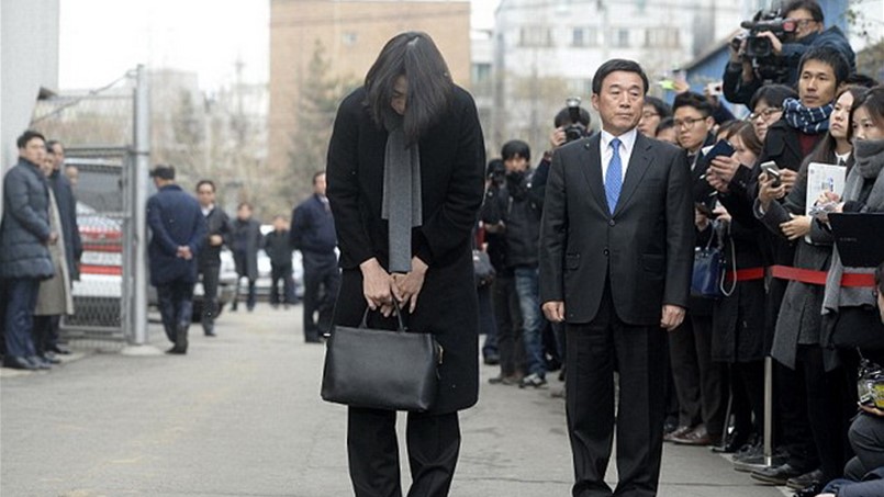 رئيس شركة طيران يعتذر عن مزاجية ابنته