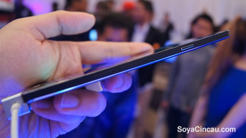 سامسونغ تكشف عن أنحف هواتفها الذكية