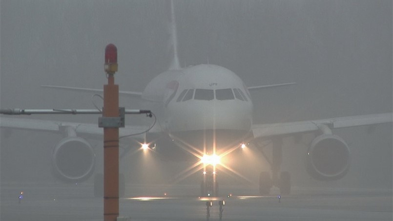 تحويل ٢١ رحلة من مطار الكويت بسبب الضباب