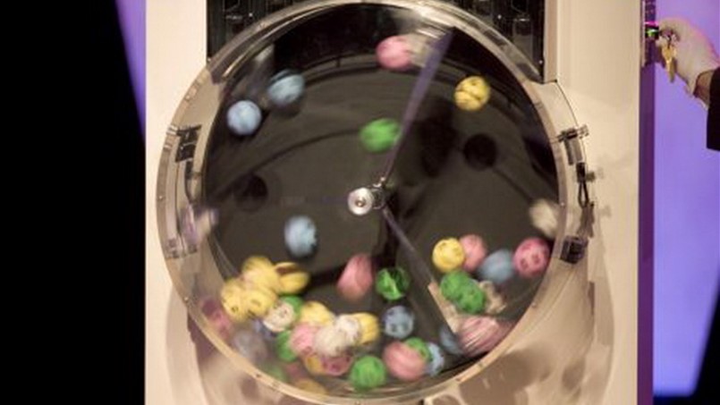 لو كان محظوظا لكان ربح اليانصيب