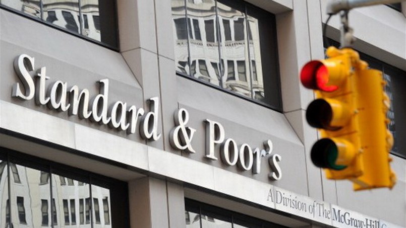 ستاندرد أند بورز تعيد تقييم نظرتها لدول الخليج