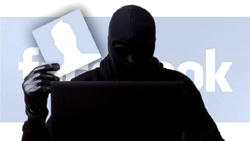 محتال كان ينوي حذف صور الناس عن فايسبوك