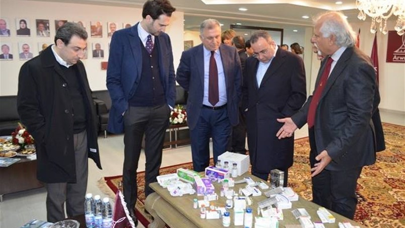 أبو فاعور يزور مصنع أروان للأدوية ويعبّر عن دعم وزارة الصحة