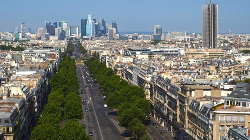 فرنسا ستخفض الضرائب لدعم الاستثمار