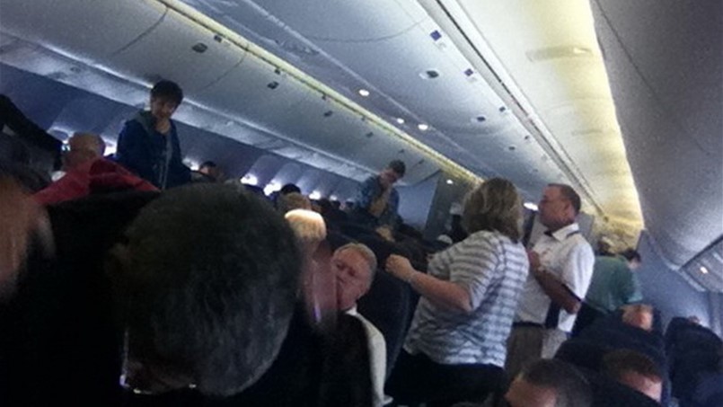 هل هكذا تكذب شركة الطيران على ركابها ؟