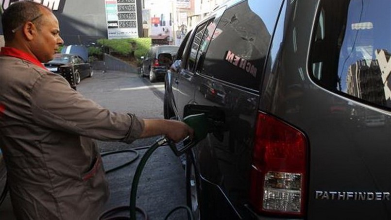 الفرق بين سعر الماء والبنزين في لبنان
