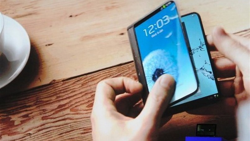هل تتخيّل ان تطرح سامسونغ هاتفاً يعمل من الخلف ؟