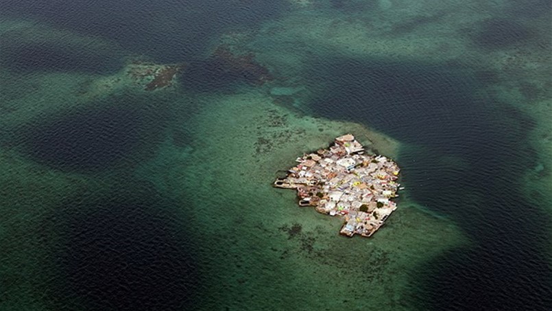 اين يتم دفن الموتى في اكثر جزيرة ازدحاماً في العالم