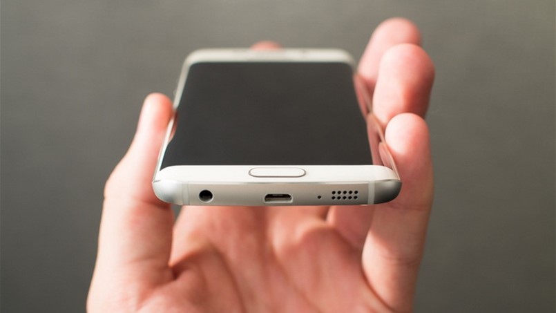 هل تُطبق آبل على آيفون خطة سامسونغ على غالاكسي ؟