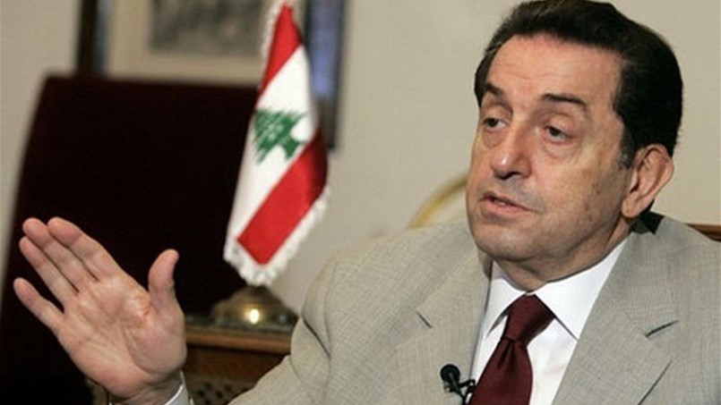 حرب يردّ على جنبلاط