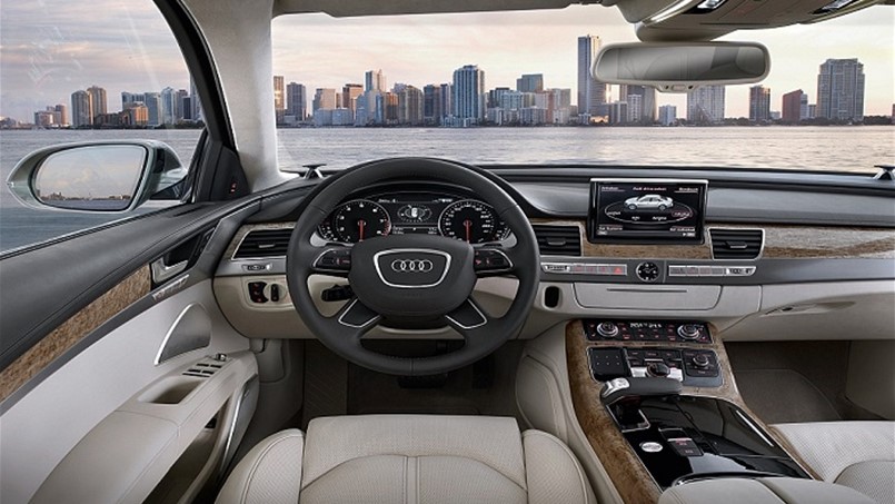 أودي تدعو للإسراع في صناعة السيارات الكهربائية