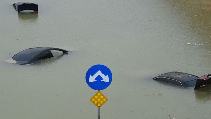 بعد فضيحة الامطار قطر تحيل المسؤولين للتحقيق