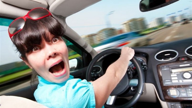 لهذه الاسباب يتفوّق الرجال على النساء في القيادة