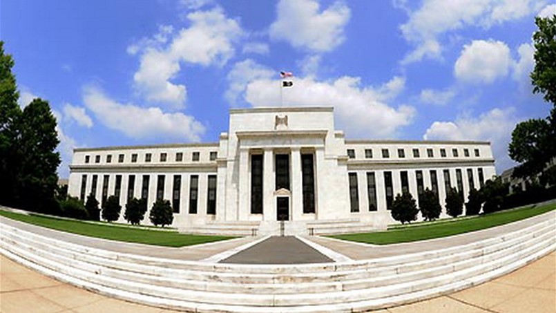 اميركا ترفع الفائدة لاول مرة منذ ١٠ سنوات