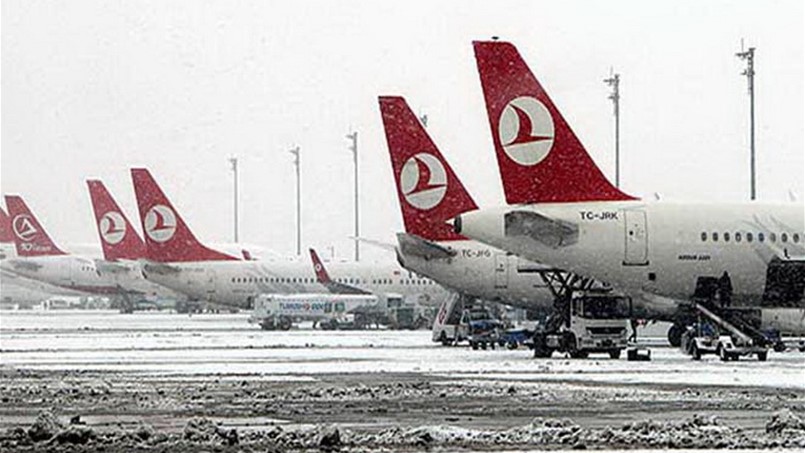 فلاديمير الثلج يُلغي ١٤٠ رحلة جوية في اسطنبول