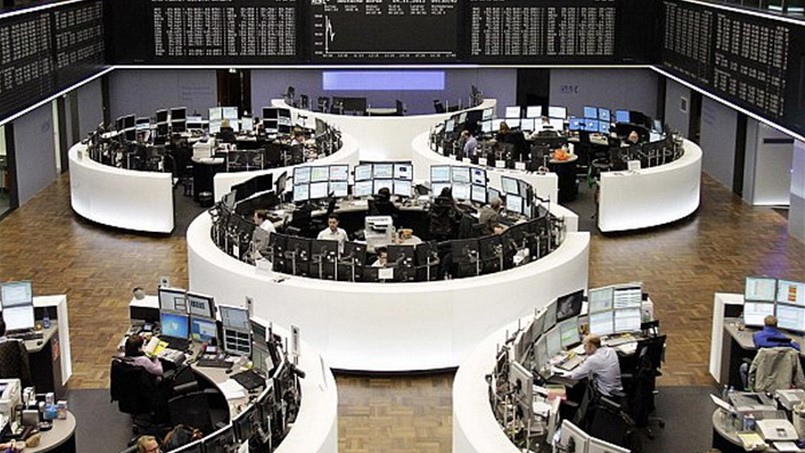 تكهنات التحفيز تؤثر ايجاياً على الأسهم الأوروبية