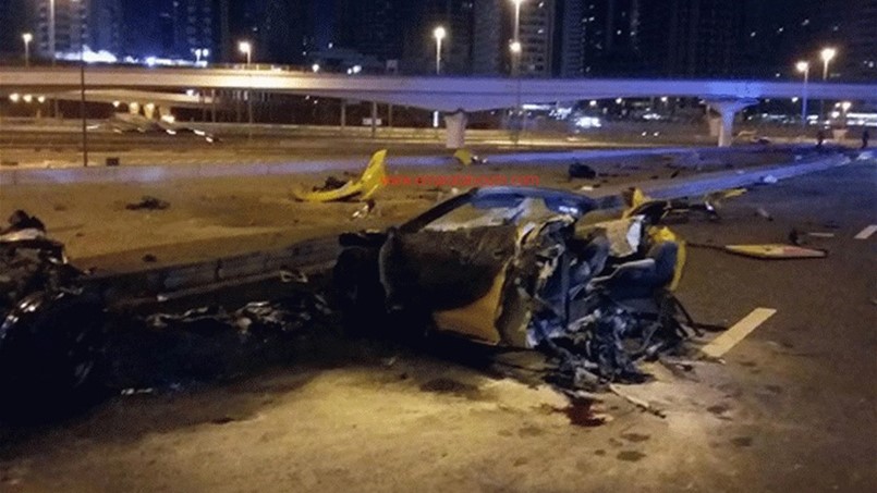 هذا ما فعلته السرعة المجنونة بركاب الفيراري