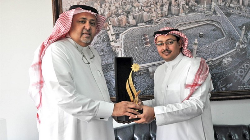 لقب أفضل موظف إستقبال لأحد الموظفين في إيلاف